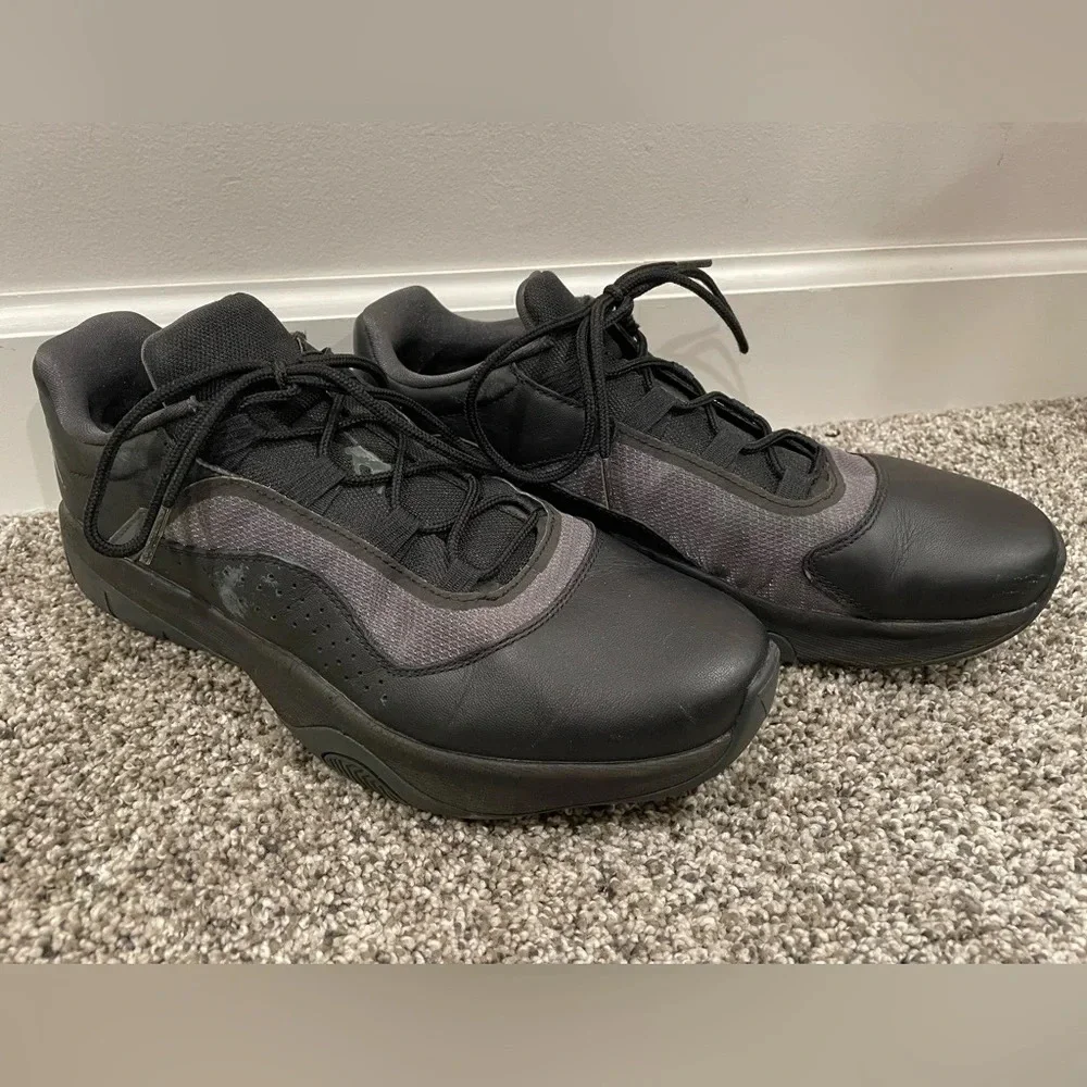 Nike Air Jordan 11 CMFT low in black anthracite, men's size 10